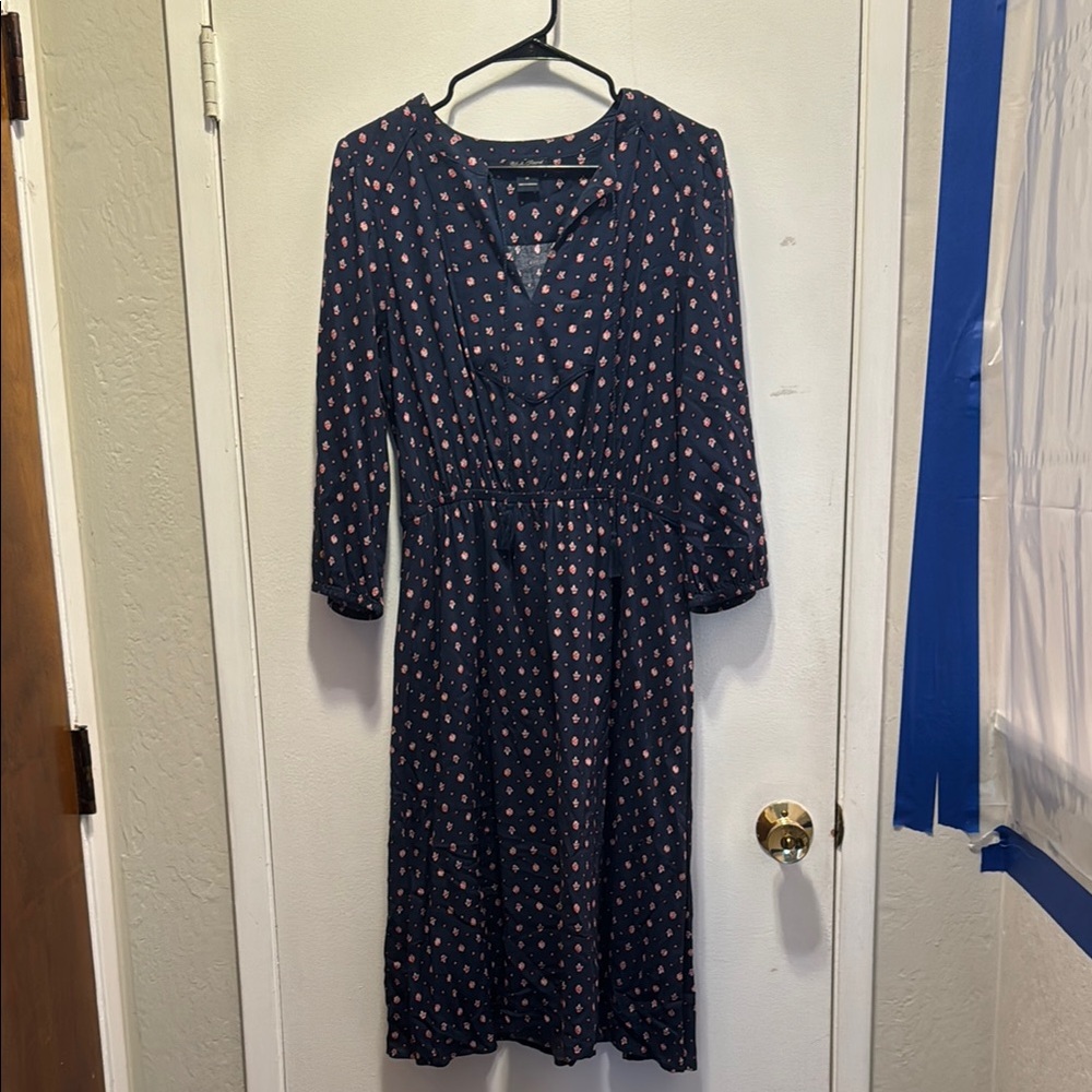 Lucky Brand Floral Dress with 3/4 Cuffed Sleeves and V-Neck